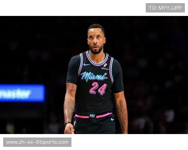 鲍威尔我们剩下的球员在一起相互支持这就是家人 鲍威尔我们剩下的球员在一起相互支持这就是家人